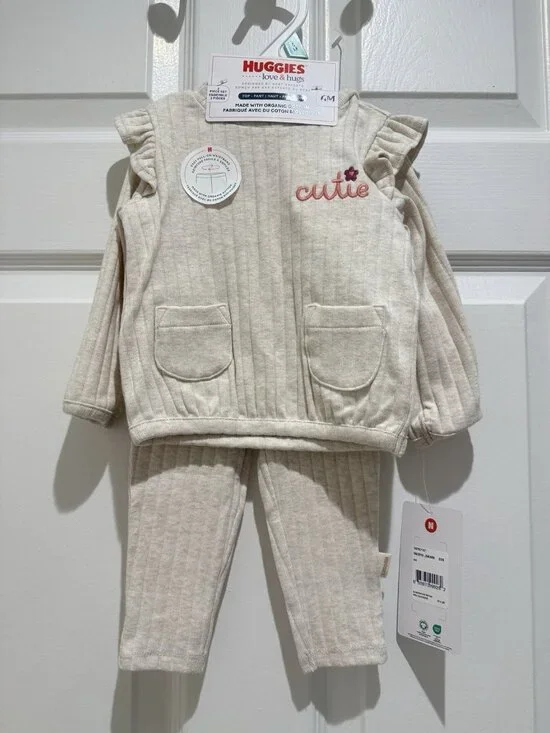 Huggies Babywear 2 Piece Set Size 6 Months Cream White Organic Cotton BNWT - Picture 1 of 4